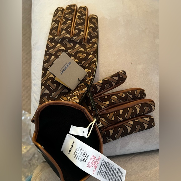 Burberry TB Logo Men’s Leather / Cashmere Gloves 9 NWT - Picture 2 of 9
